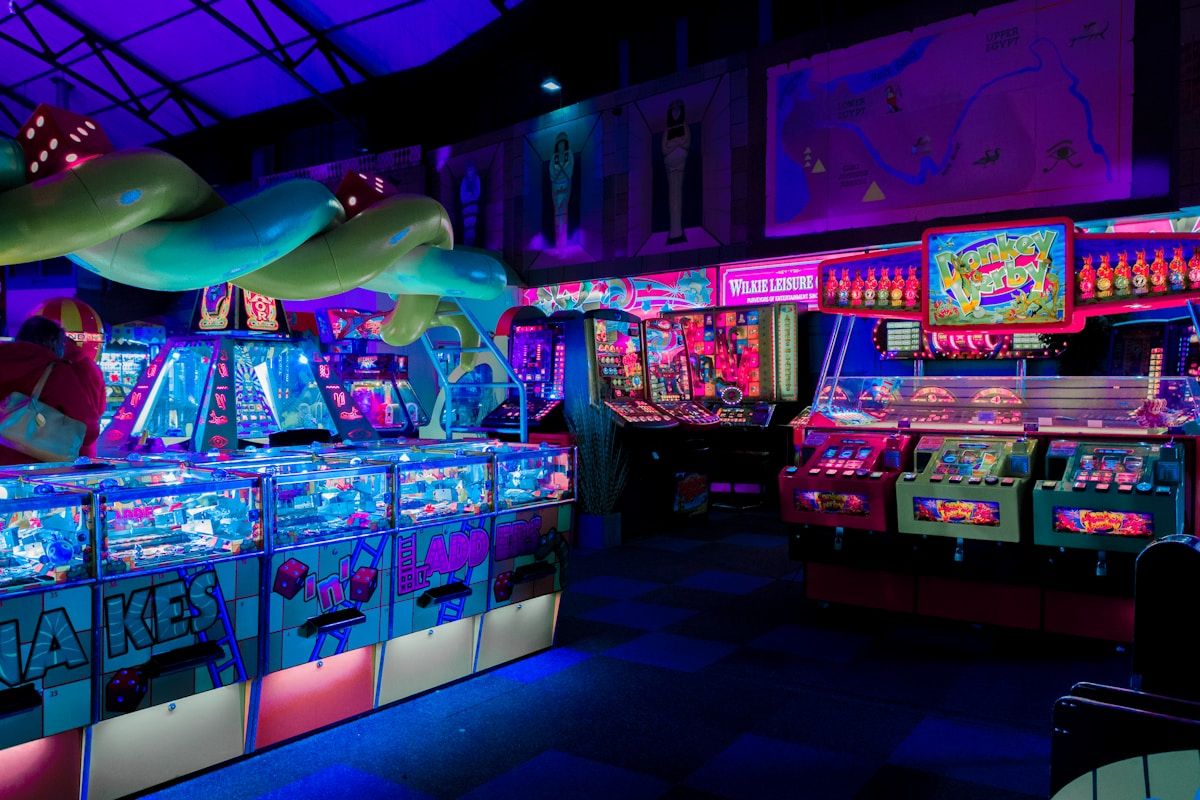 Arcades in Ottawa: Best Spots for Pinball, Retro Games, and Gaming Bars