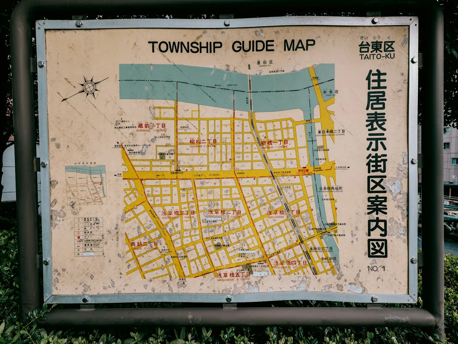 Map pins over Ottawa neighbourhoods