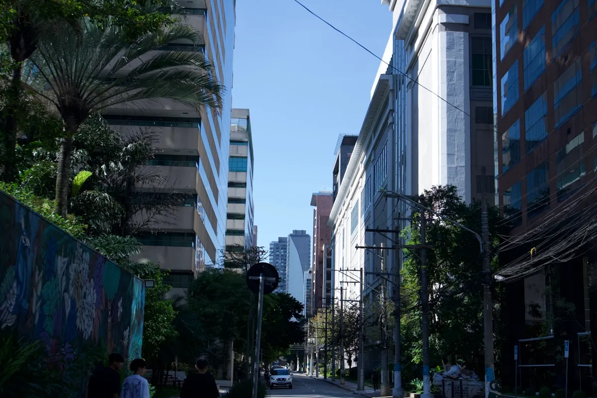 Bronson Avenue Ottawa street scene