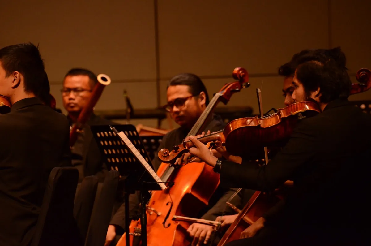 String quartet performing