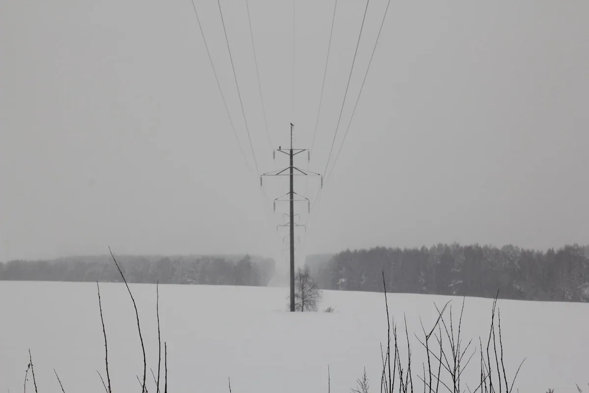 Hydro Ottawa electricity power lines winter