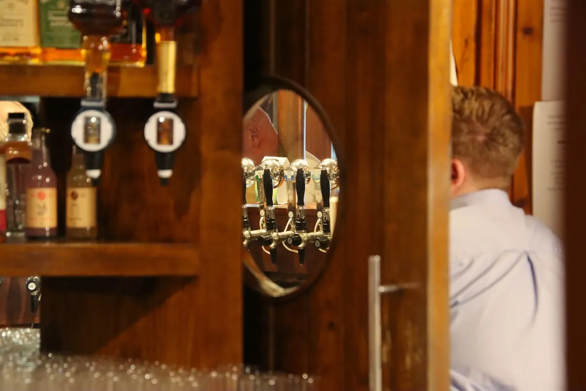 Elgin Street bars Ottawa