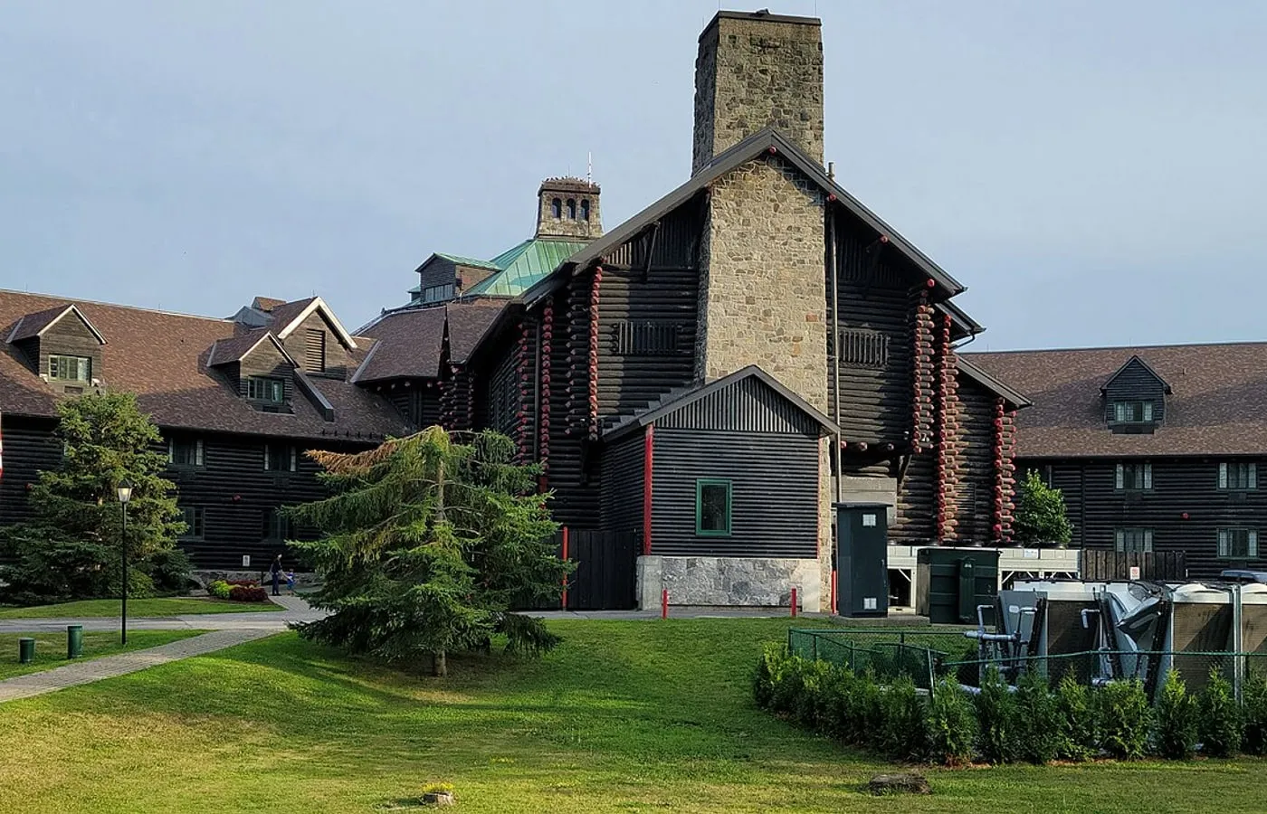 Fairmont Le Chateau Montebello log chateau and Ottawa River resort setting