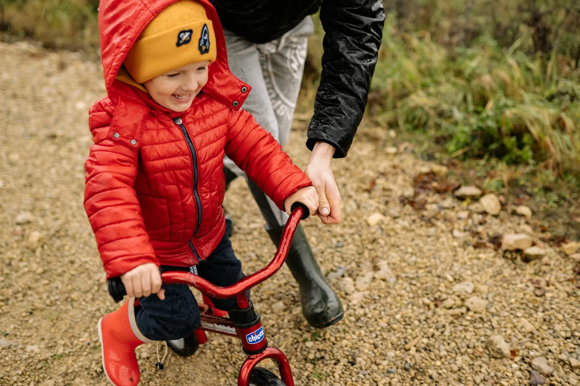Family with children at Ottawa Christmas market