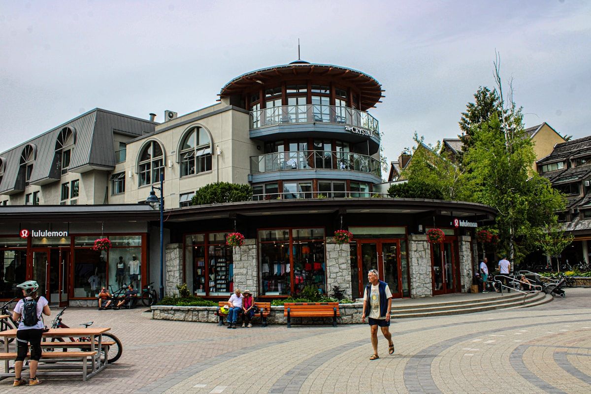 The Glebe Ottawa: Complete Guide to Restaurants, Shops, Lansdowne & Bank Street