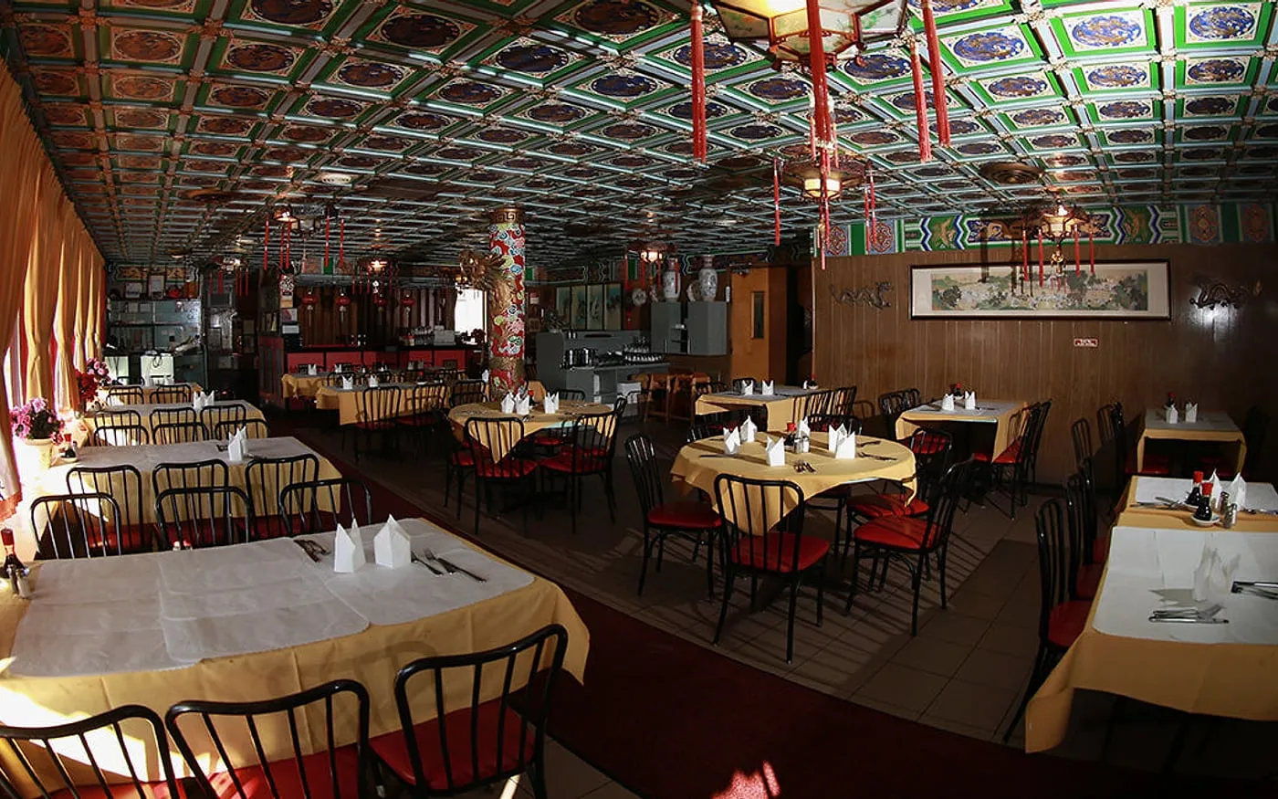 Golden Palace dining room with set tables and classic Chinese restaurant decor in Ottawa