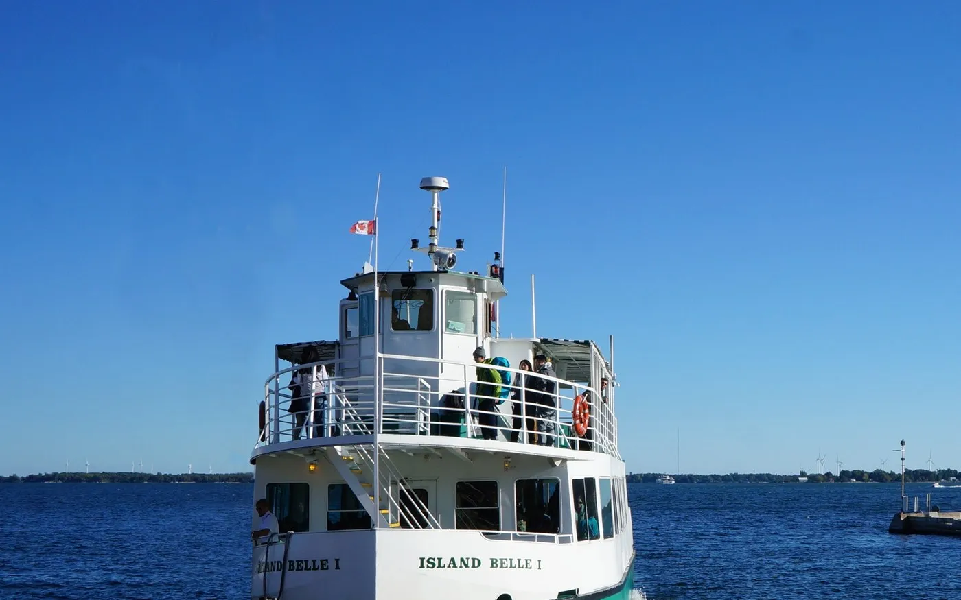 Kingston harbour cruise boat and 1000 Islands waterfront views