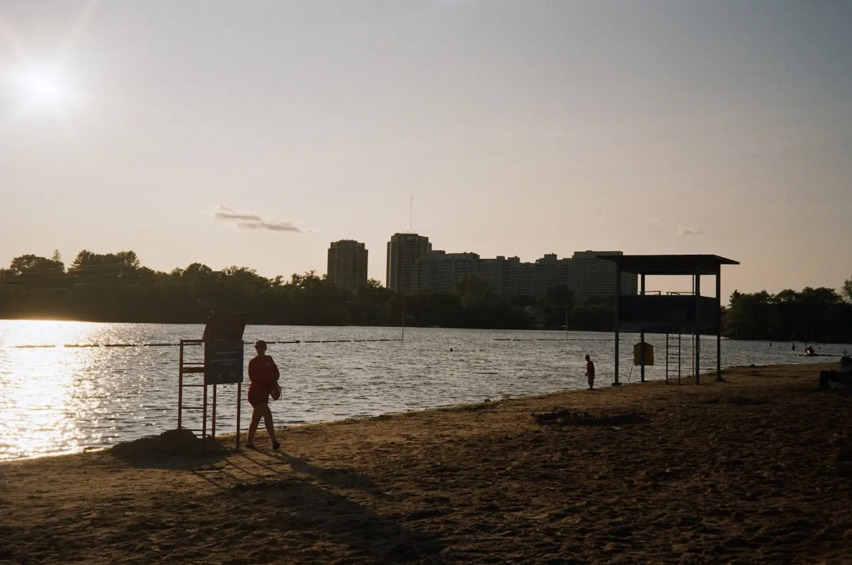 Mooney's Bay beach families