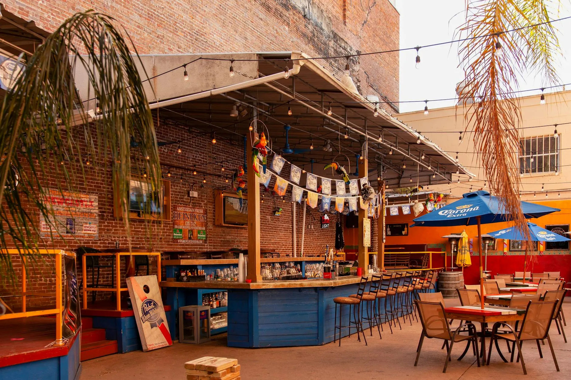 Suburban plaza with restaurant frontage