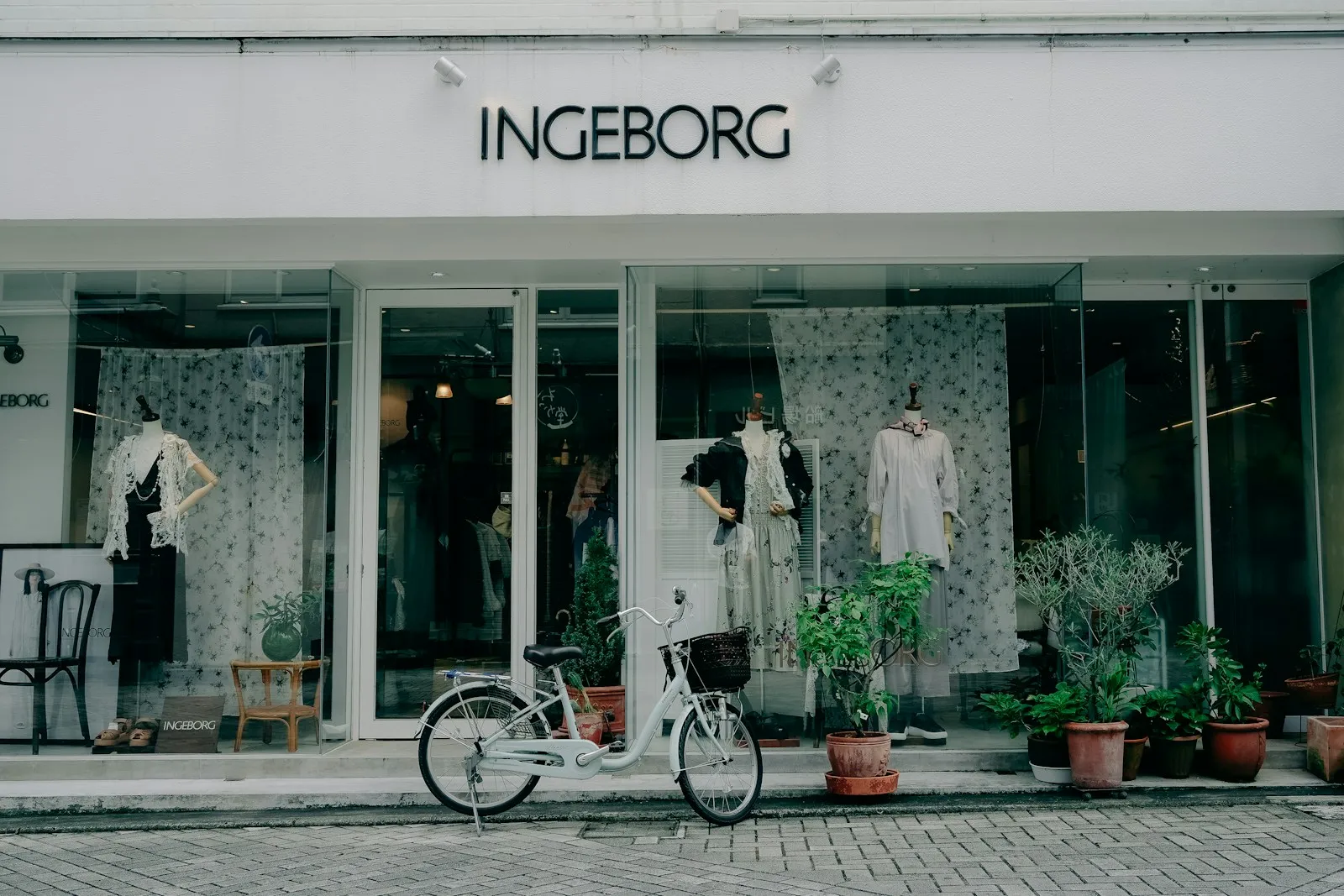 Street view of Ottawa neighbourhood shops