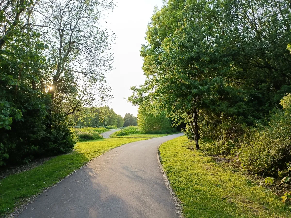 Ottawa River cycling pathway