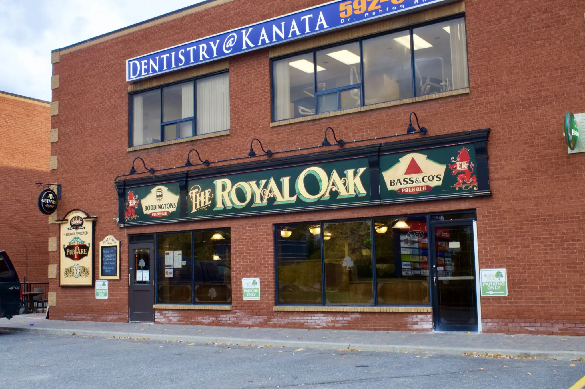 Royal Oak Kanata official branch image