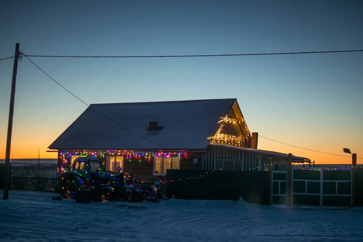 Christmas lights at Saunders Farm