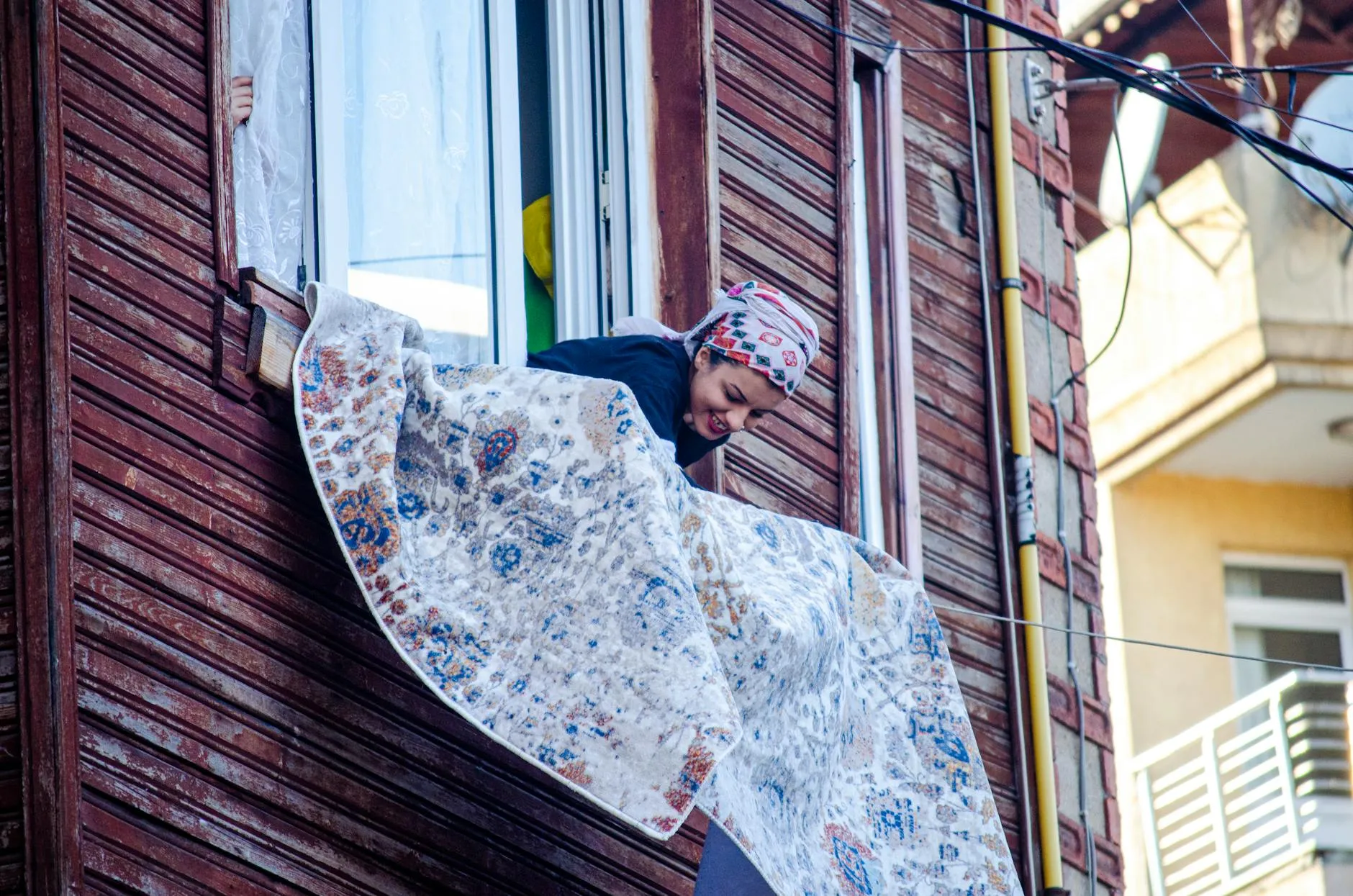 Low-moisture carpet cleaning prep in Ottawa