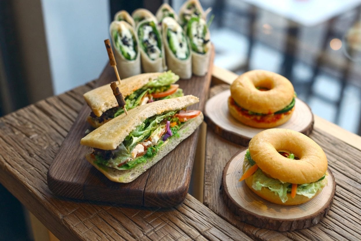 Bagel sandwich cut in half