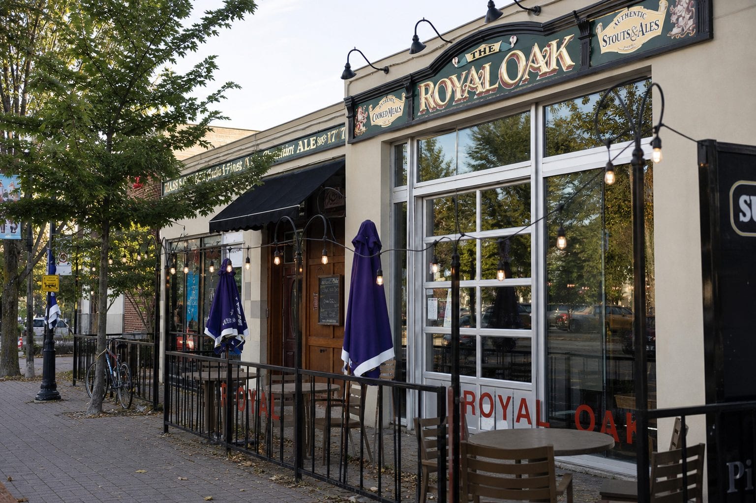 Royal Oak Wellington at Hinton exterior and patio image