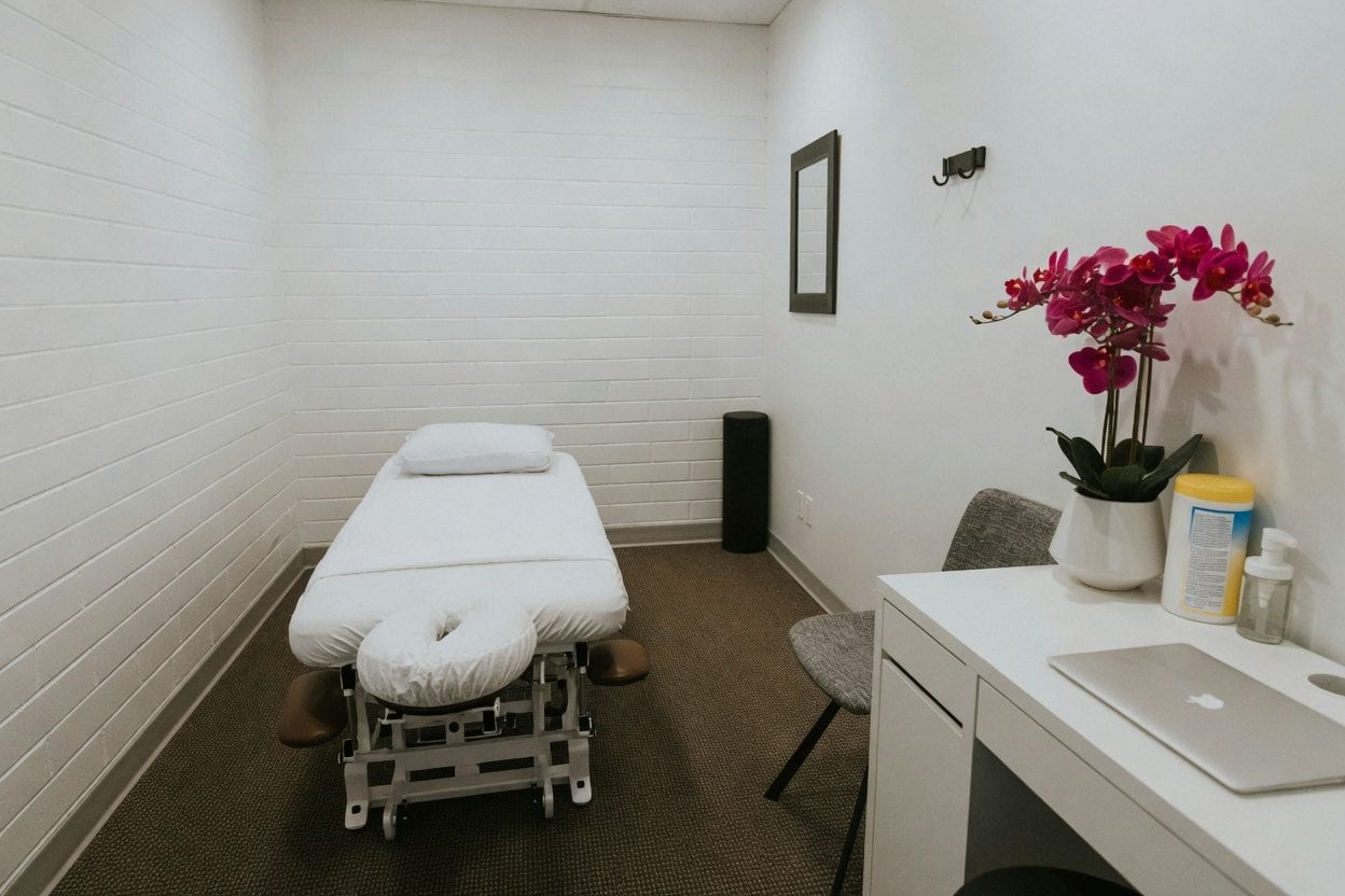 Deep Tissue Massage Ottawa: RMT Clinics, Prices, and Picks