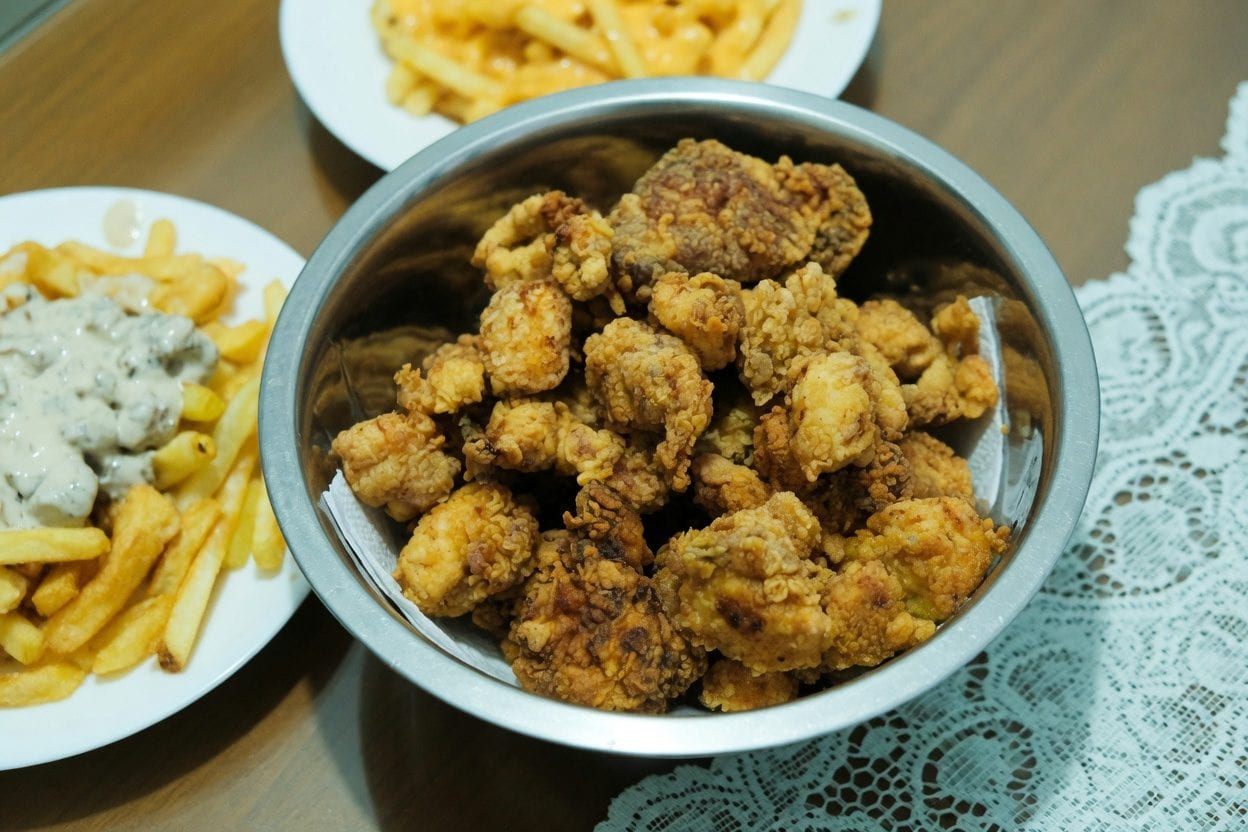Crispy fried chicken close‑up
