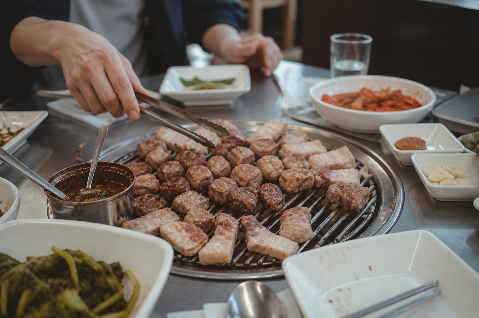 Tabletop grill with meats