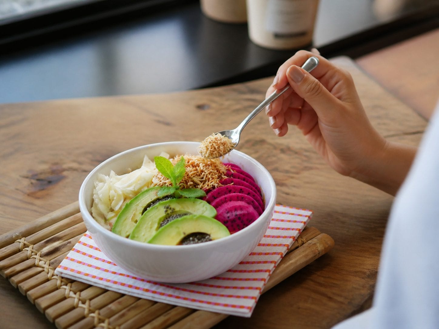 Vegan plates and colourful bowls